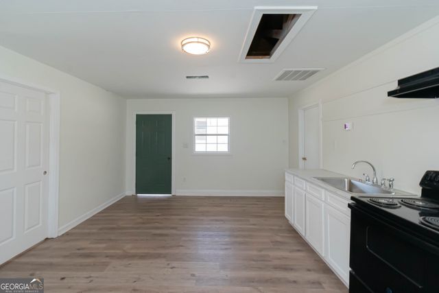 1358 W Poplar Street, Griffin, GA 30224