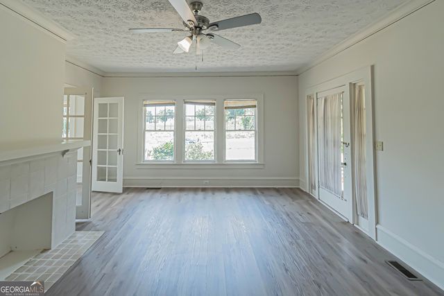 1358 W Poplar Street, Griffin, GA 30224