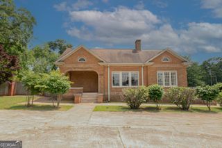 1358 W Poplar Street, Griffin, GA 30224