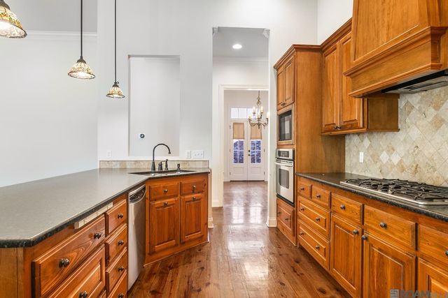 5236 Lone Pine Ln, Saint George, LA 70809