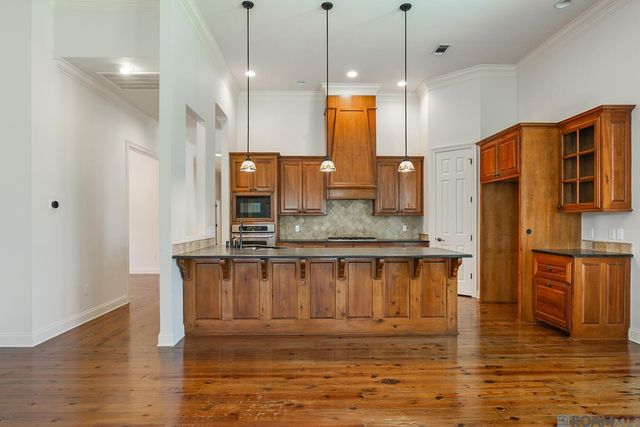 5236 Lone Pine Ln, Saint George, LA 70809