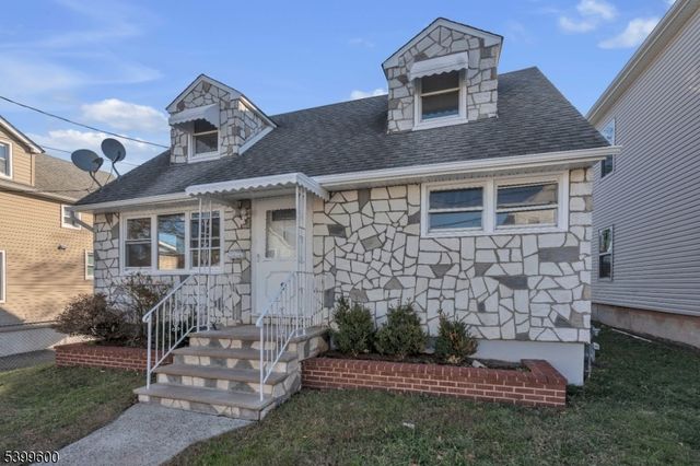 18 John St, Carteret Boro, NJ 07008