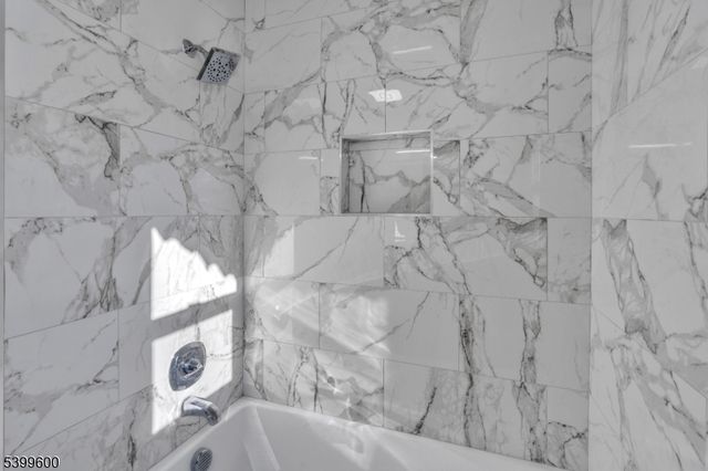 18 John St, Carteret Boro, NJ 07008