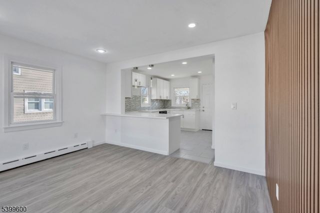 18 John St, Carteret Boro, NJ 07008