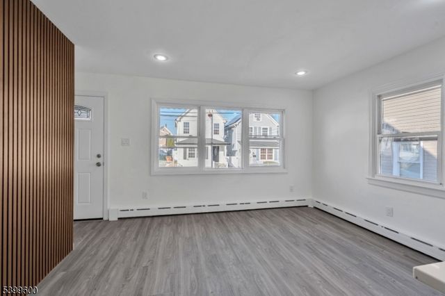 18 John St, Carteret Boro, NJ 07008