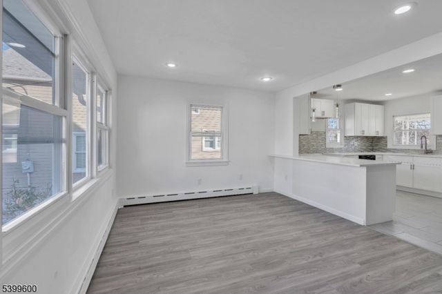 18 John St, Carteret Boro, NJ 07008