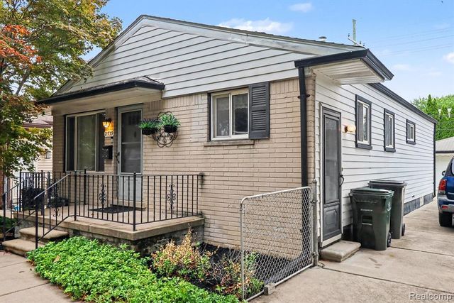 21739 Cedar Street, Saint Clair Shores, MI 48081