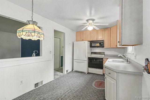 21739 Cedar Street, Saint Clair Shores, MI 48081