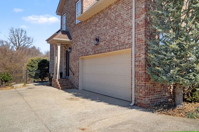 427 Creekview Drive, Murfreesboro, TN 37128