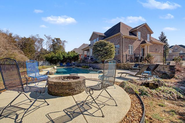 427 Creekview Drive, Murfreesboro, TN 37128