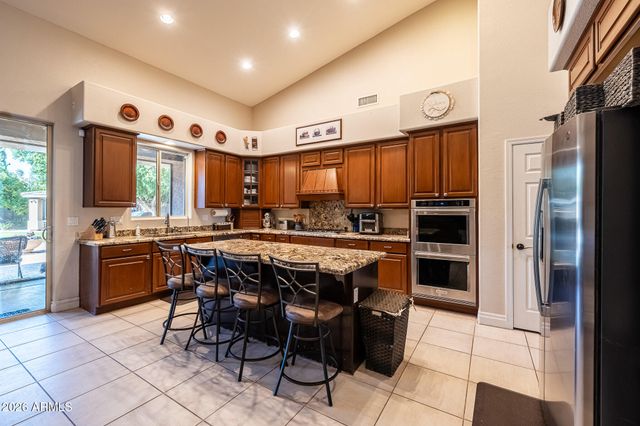 8216 W BRIDEN Lane, Peoria, AZ 85383