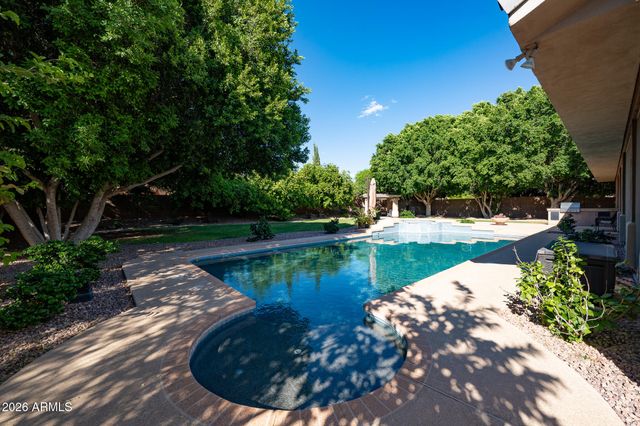 8216 W BRIDEN Lane, Peoria, AZ 85383