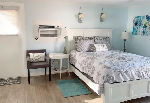 1913 Thomas Street, Hollywood, FL 33020