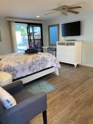 1913 Thomas Street, Hollywood, FL 33020