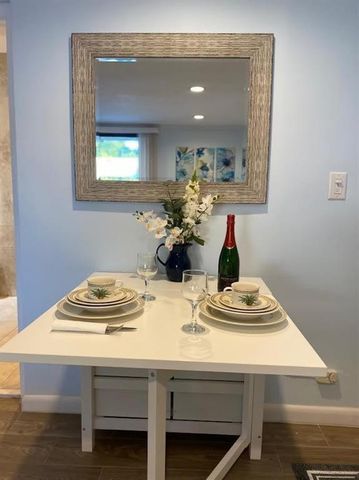 1913 Thomas Street, Hollywood, FL 33020