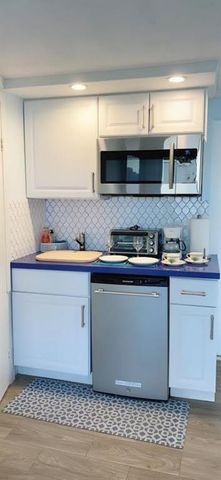 1913 Thomas Street, Hollywood, FL 33020