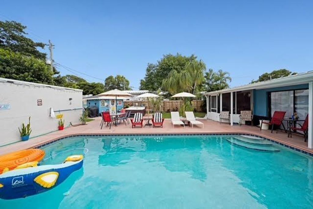 1913 Thomas Street, Hollywood, FL 33020