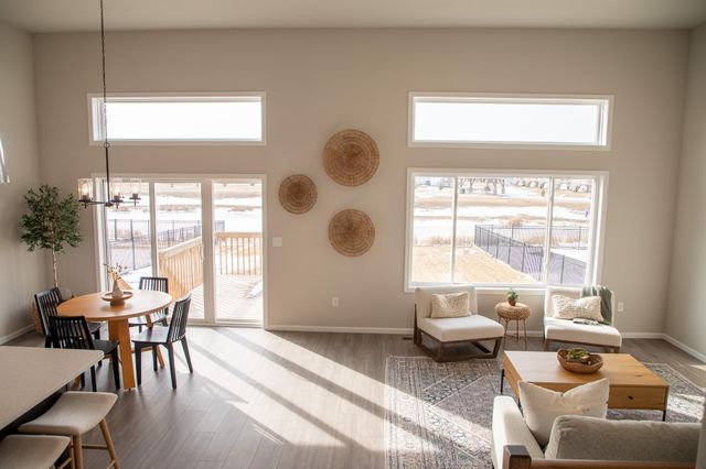 213 Lionheart Drive, Horace, ND 58047