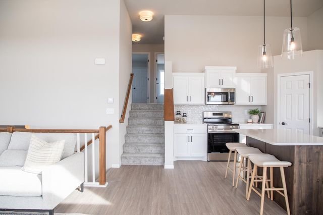 213 Lionheart Drive, Horace, ND 58047