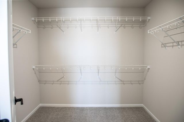 213 Lionheart Drive, Horace, ND 58047