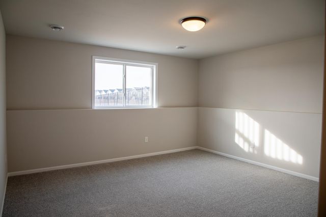 213 Lionheart Drive, Horace, ND 58047