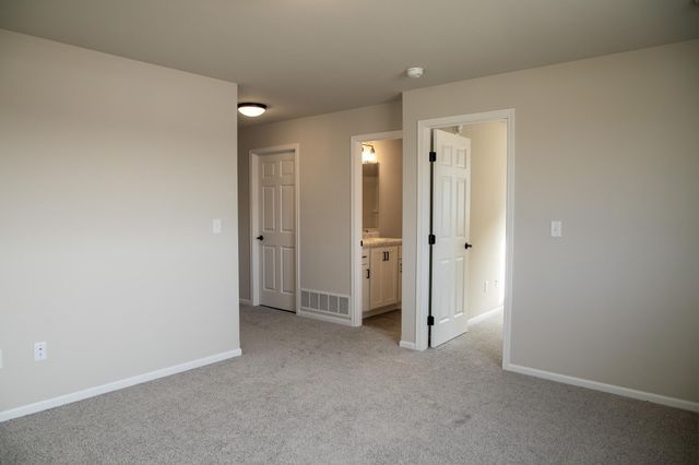 213 Lionheart Drive, Horace, ND 58047