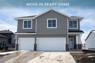 213 Lionheart Drive, Horace, ND 58047