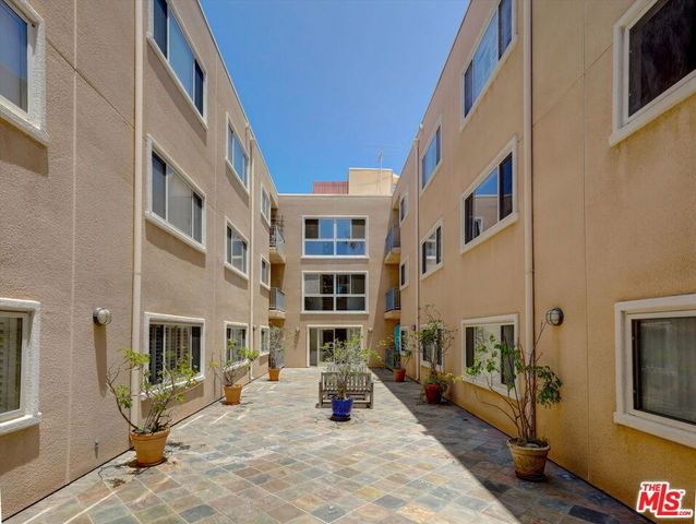 937 12th Street 308, Santa Monica, CA 90403