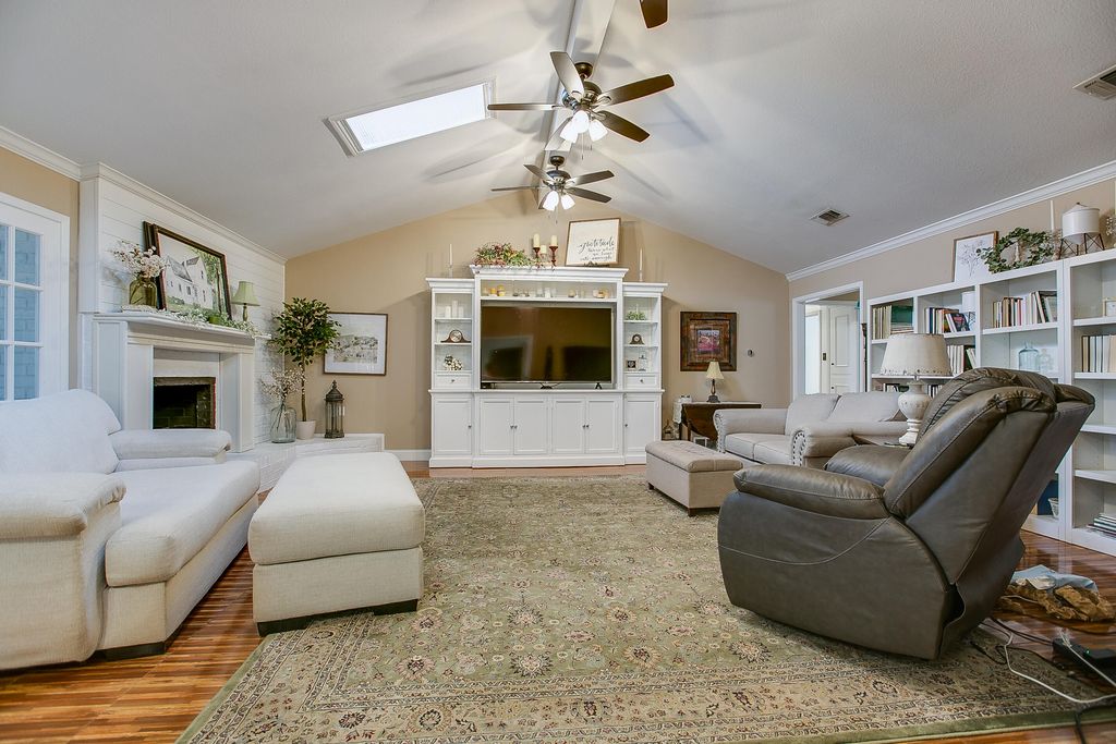 Image 12 of property listing at 3302 Sierra Court, San Angelo, TX 76904