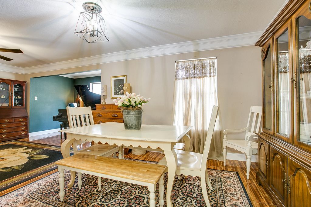 Image 3 of property listing at 3302 Sierra Court, San Angelo, TX 76904