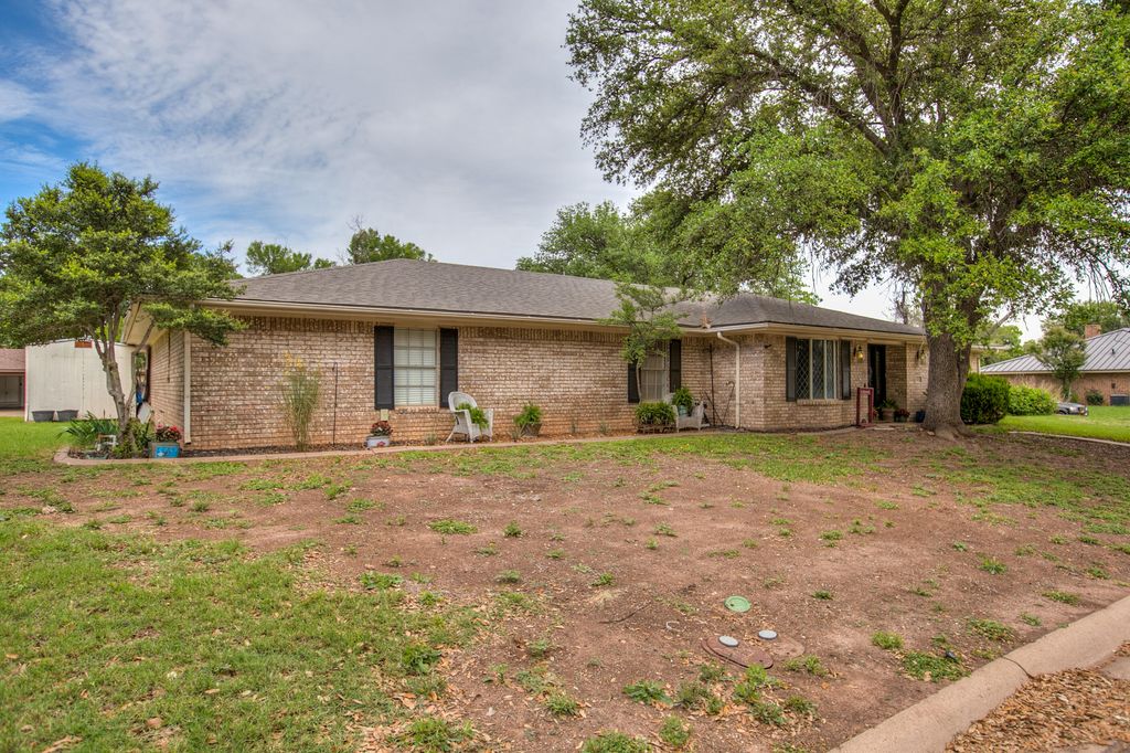Image 40 of property listing at 3302 Sierra Court, San Angelo, TX 76904