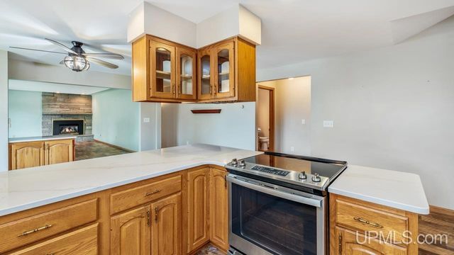 1020 S 18th Street, Escanaba, MI 49829