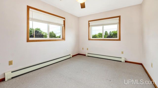 1020 S 18th Street, Escanaba, MI 49829