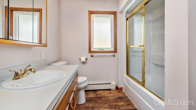 1020 S 18th Street, Escanaba, MI 49829