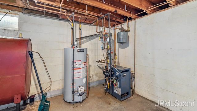 1020 S 18th Street, Escanaba, MI 49829