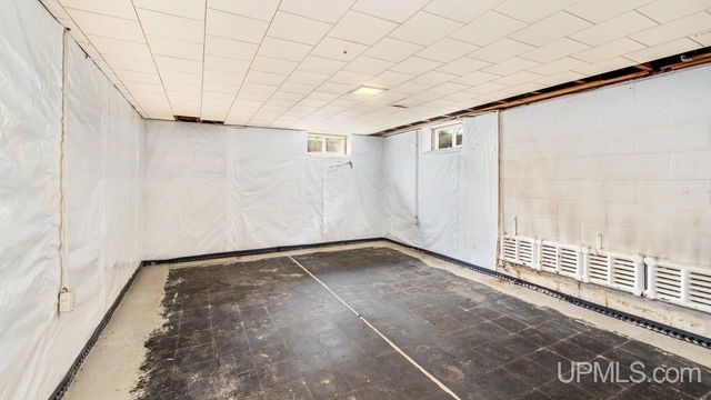 1020 S 18th Street, Escanaba, MI 49829