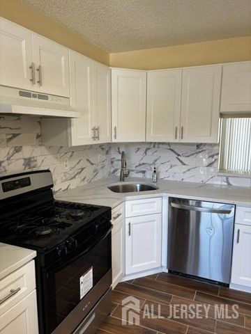 181 Hampshire Court, Piscataway, NJ 08854
