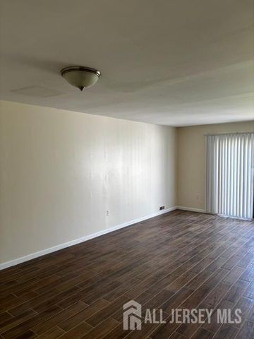 181 Hampshire Court, Piscataway, NJ 08854