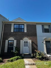 181 Hampshire Court, Piscataway, NJ 08854
