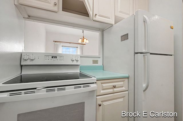 1249 Lakeshore Drive 339, Muskegon, MI 49441