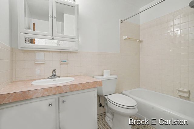 1249 Lakeshore Drive 339, Muskegon, MI 49441