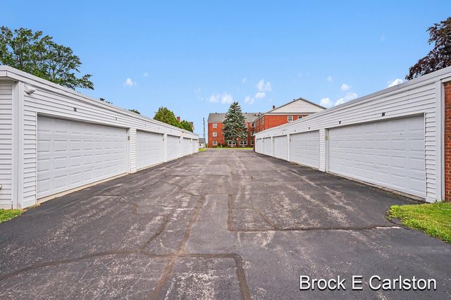 1249 Lakeshore Drive 339, Muskegon, MI 49441