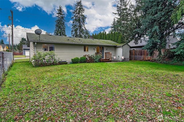 5723 208th Street SW, Lynnwood, WA 98036