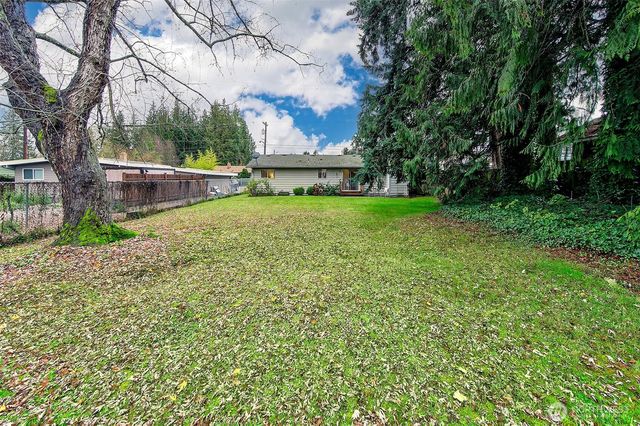 5723 208th Street SW, Lynnwood, WA 98036