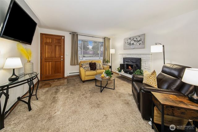 5723 208th Street SW, Lynnwood, WA 98036