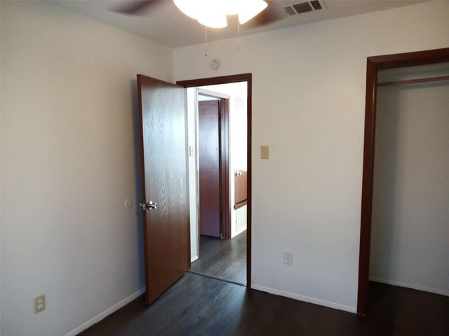 1400 W Braker LN A, Austin, TX 78758