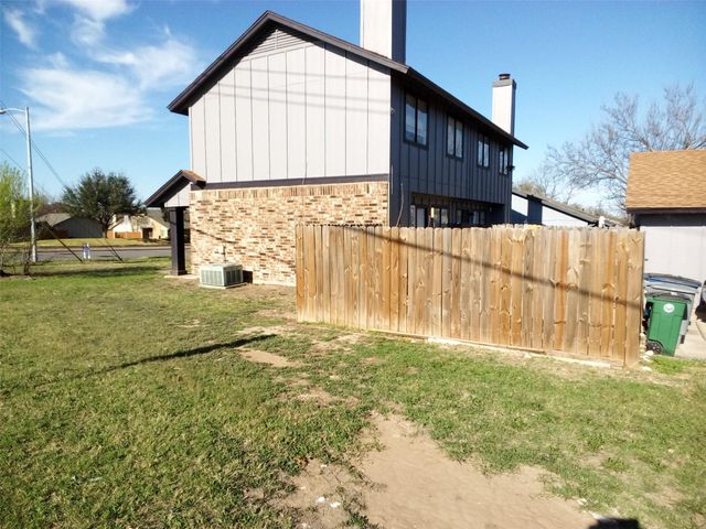 1400 W Braker LN A, Austin, TX 78758