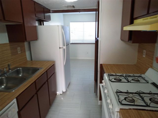 1400 W Braker LN A, Austin, TX 78758