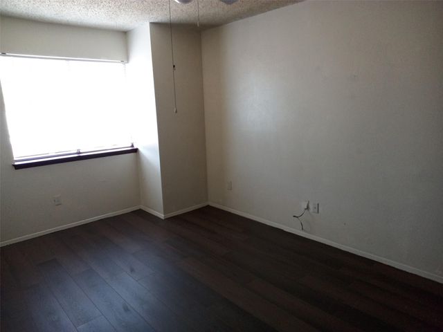 1400 W Braker LN A, Austin, TX 78758