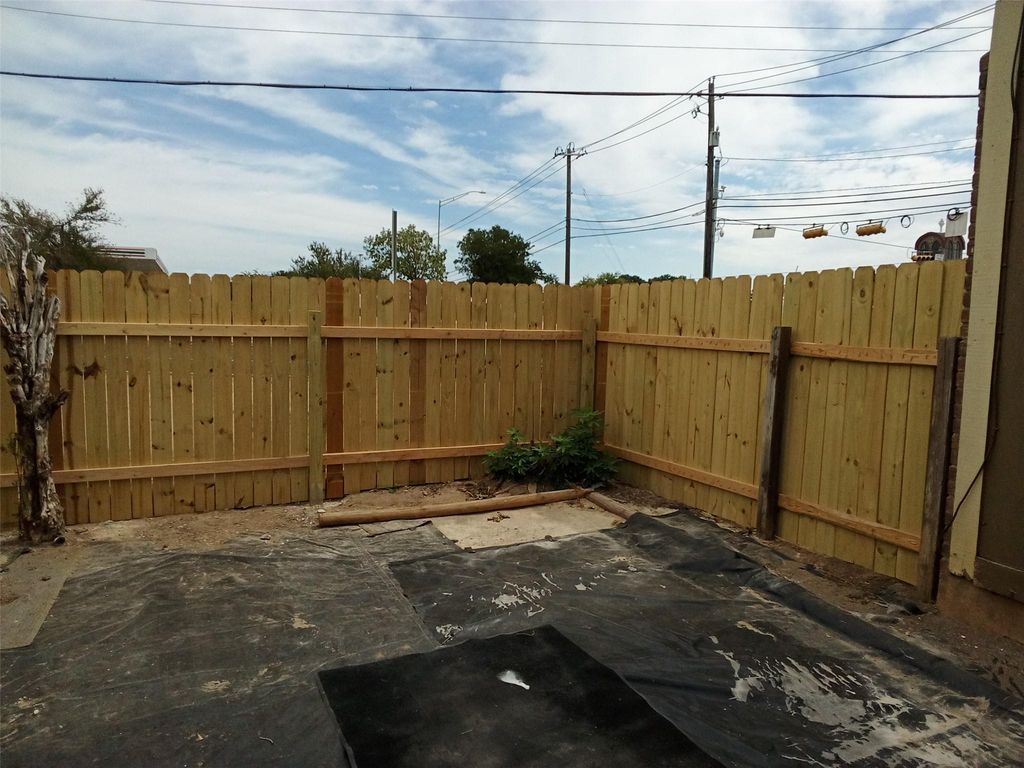 1400 W Braker LN A, Austin, TX 78758